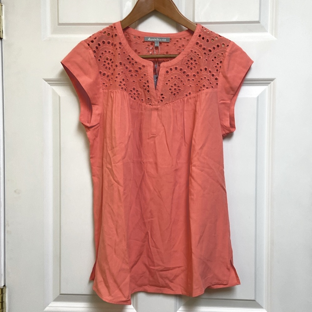 NWT Daniel Rainn Eyelet Top Small - Picture 5 of 9